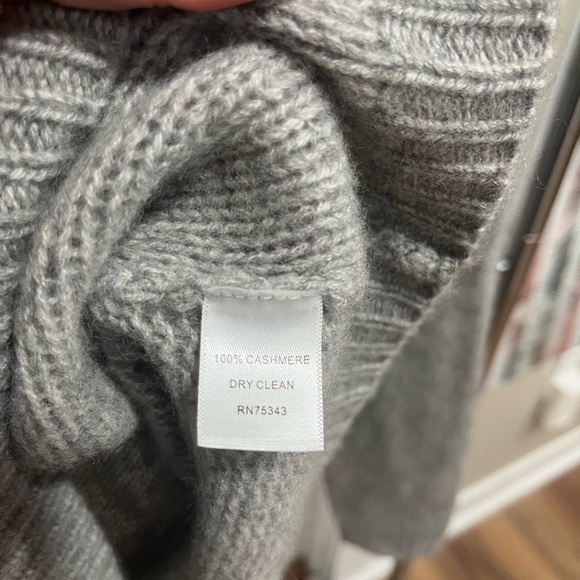 Laundry By Shelli Segal Women's Heather Gray Cable Knit Sweater - Picture 5 of 5